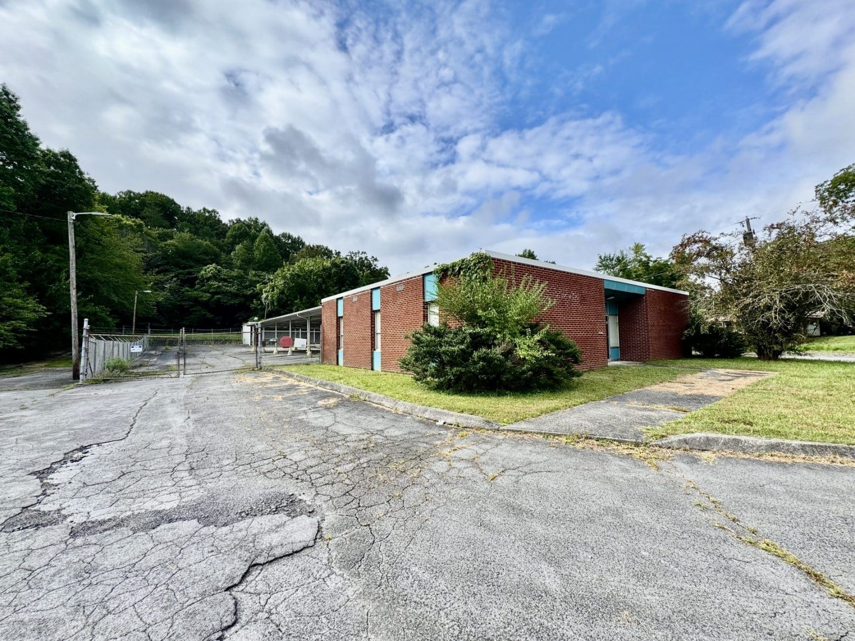 This image is by Powell Auction & Realty.