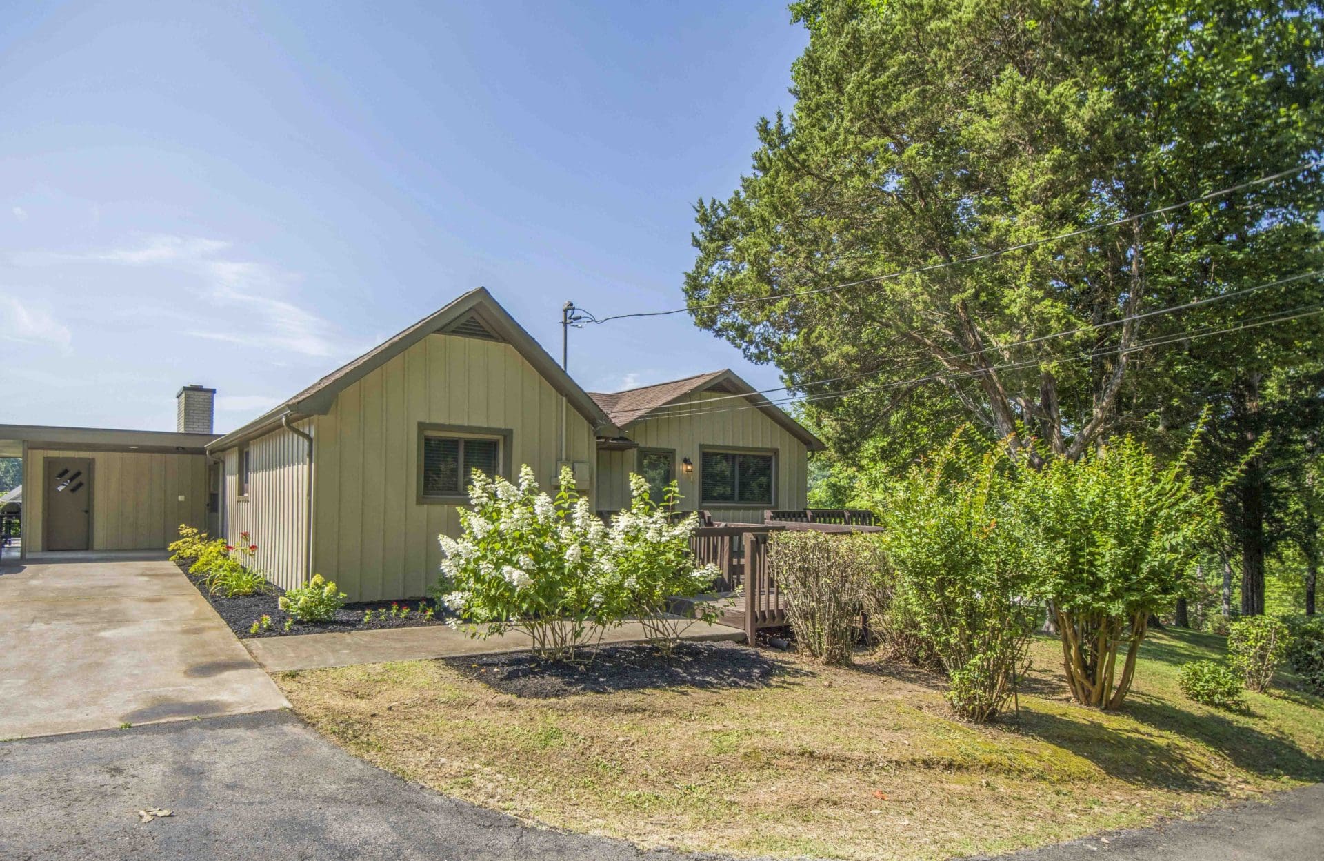 This image is by Powell Auction & Realty.