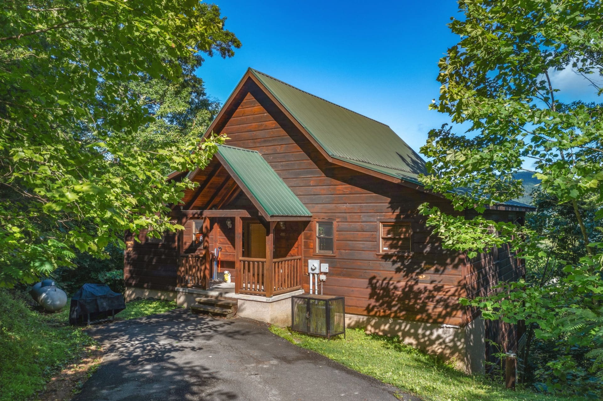 This image is by Powell Auction & Realty.