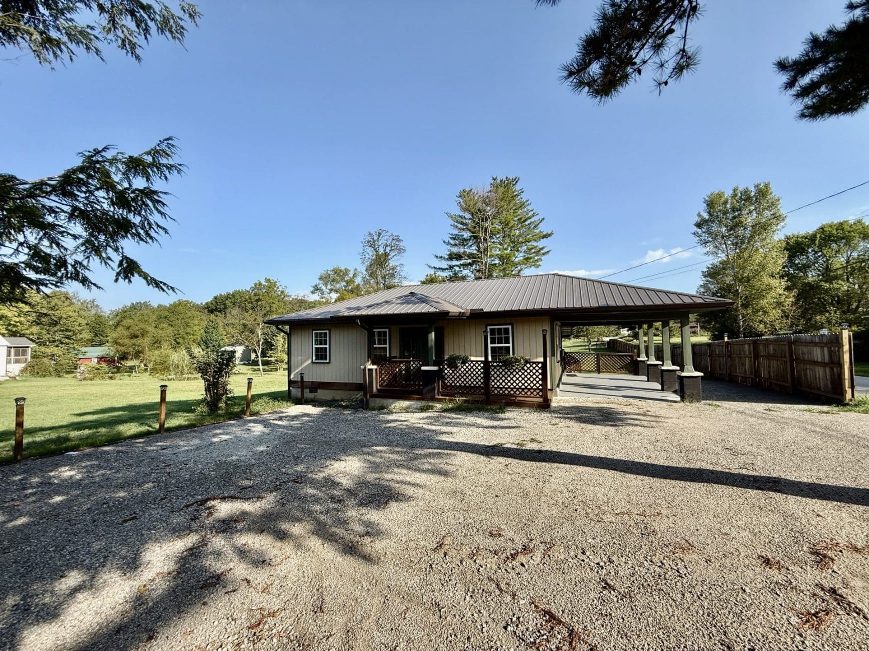 This image is by Powell Auction & Realty.