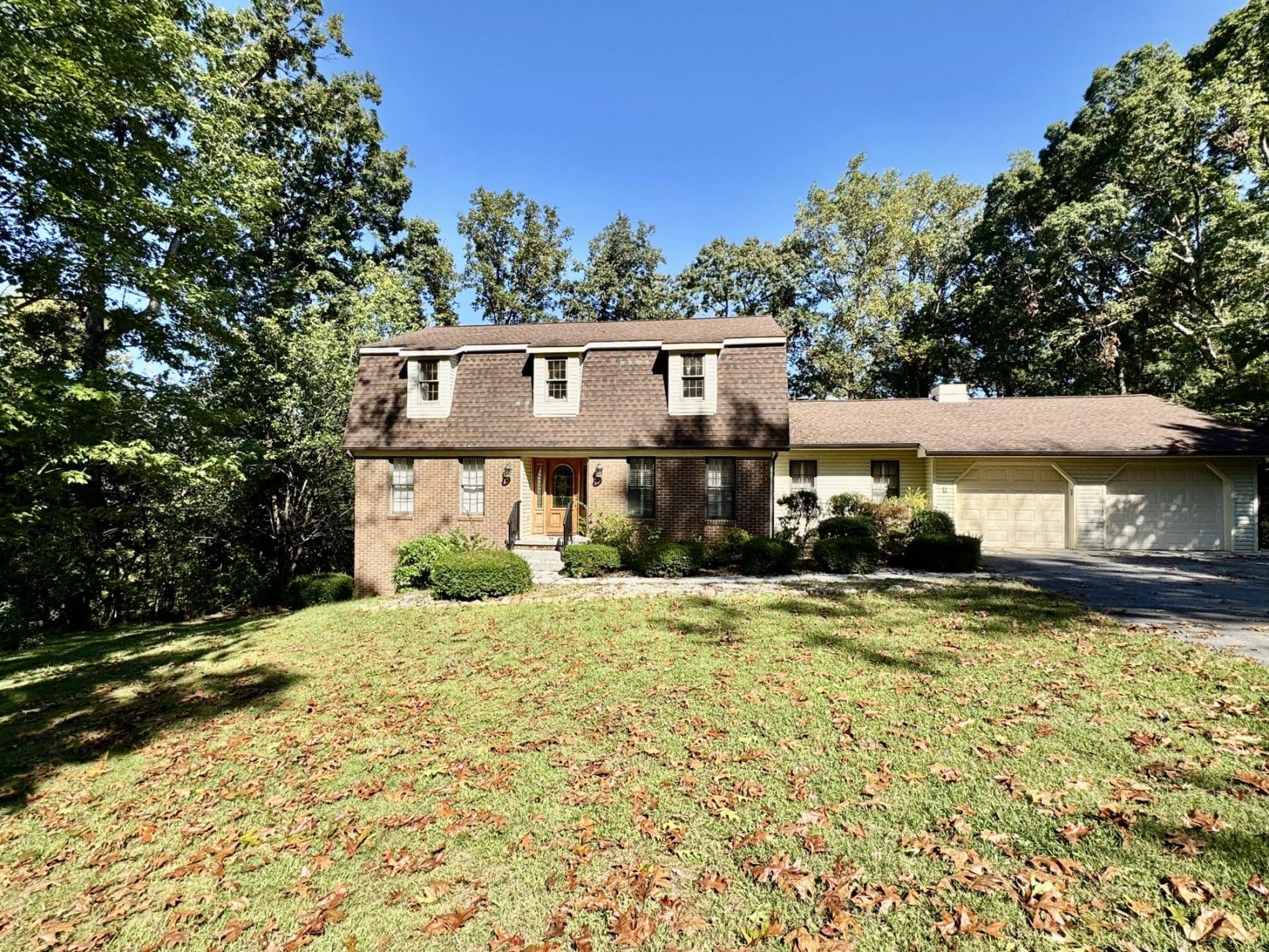 This image is by Powell Auction & Realty.