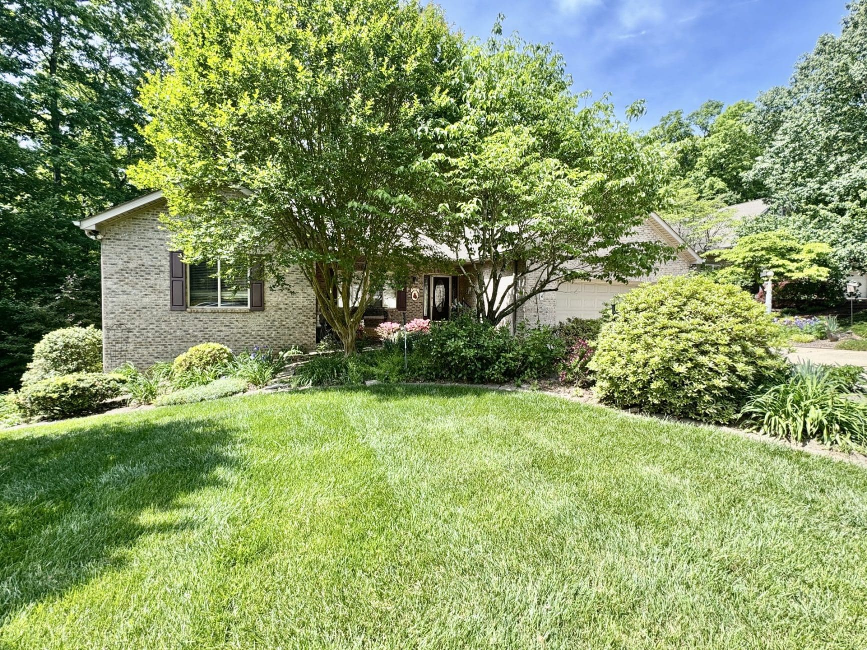 This image is by Powell Auction & Realty.