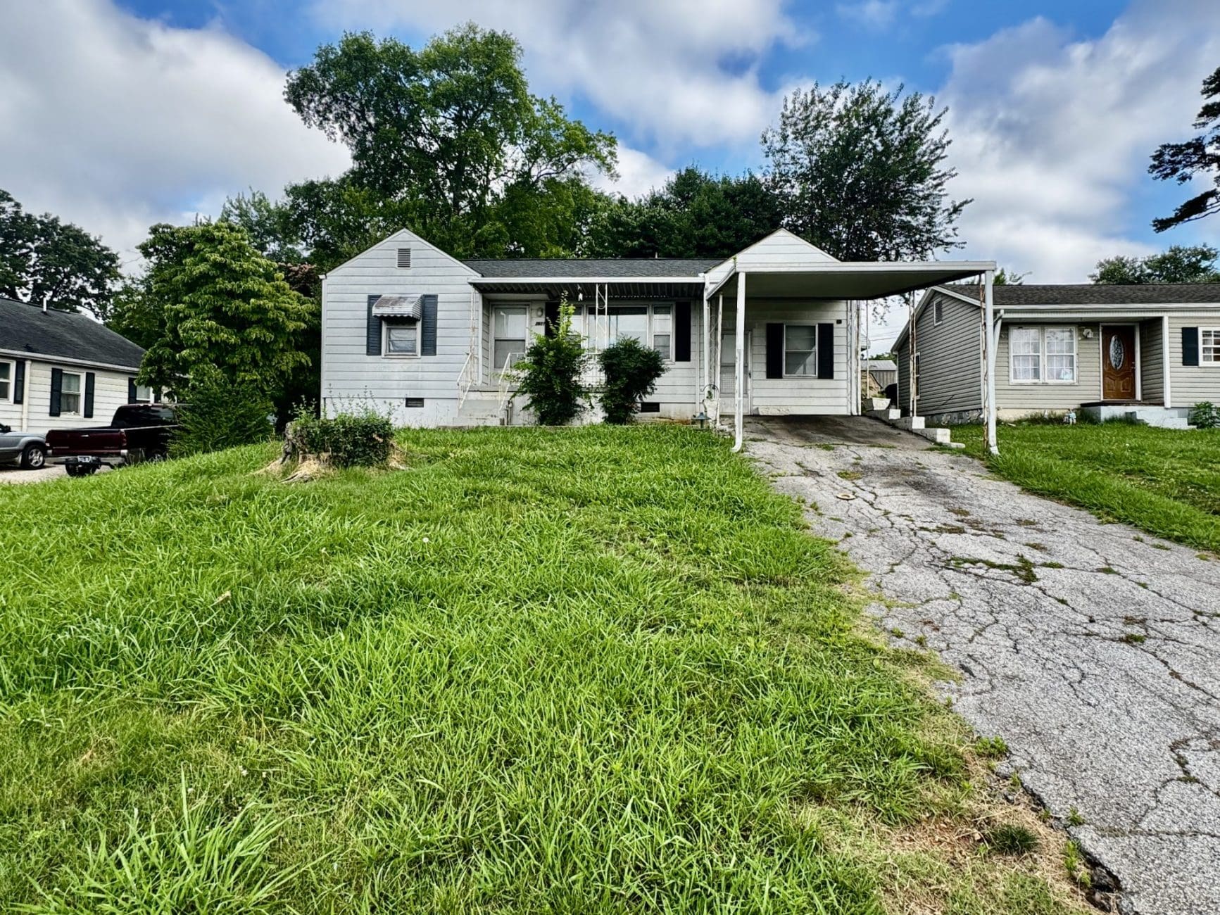 This image is by Powell Auction & Realty.