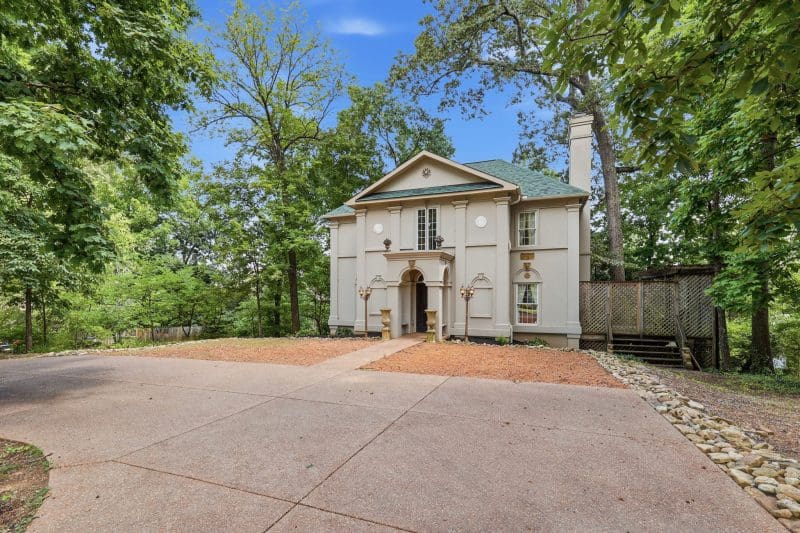This image is by Powell Auction & Realty.
