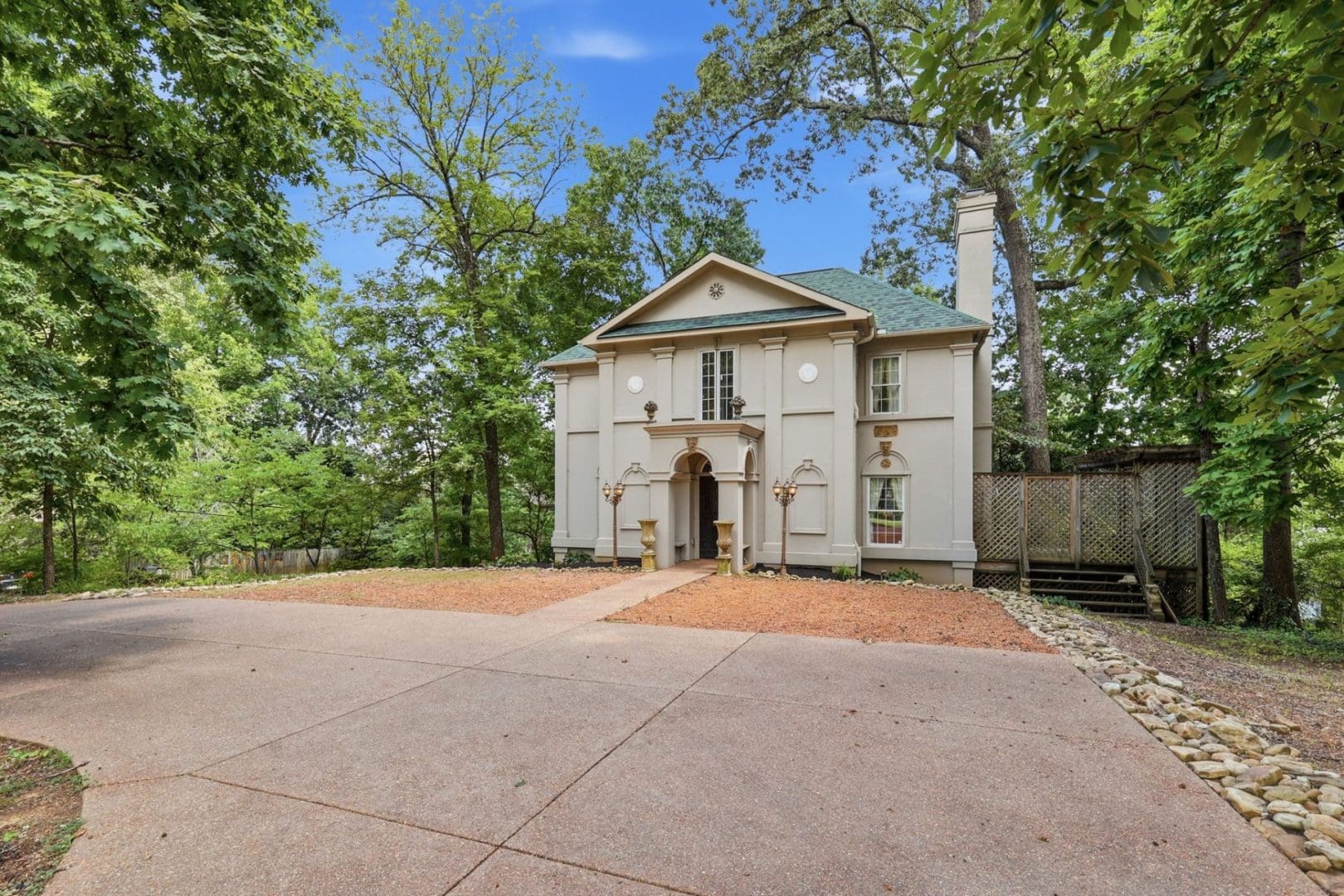 This image is by Powell Auction & Realty.