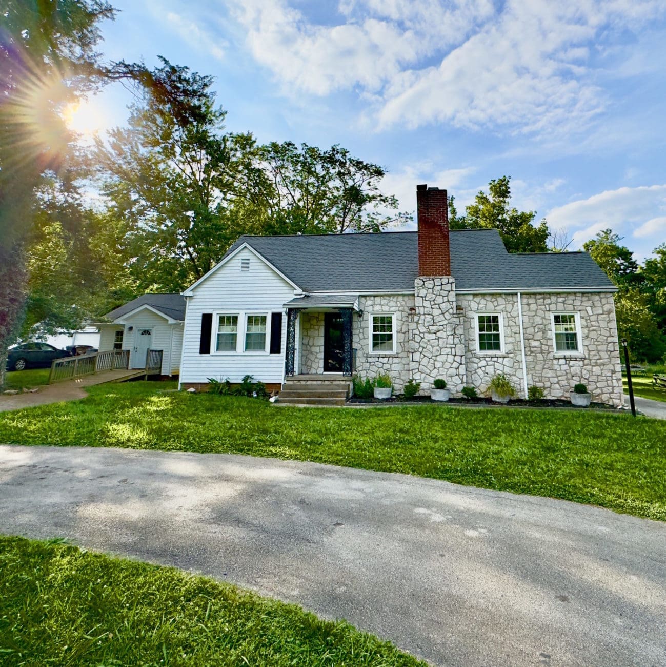 This image is by Powell Auction & Realty.