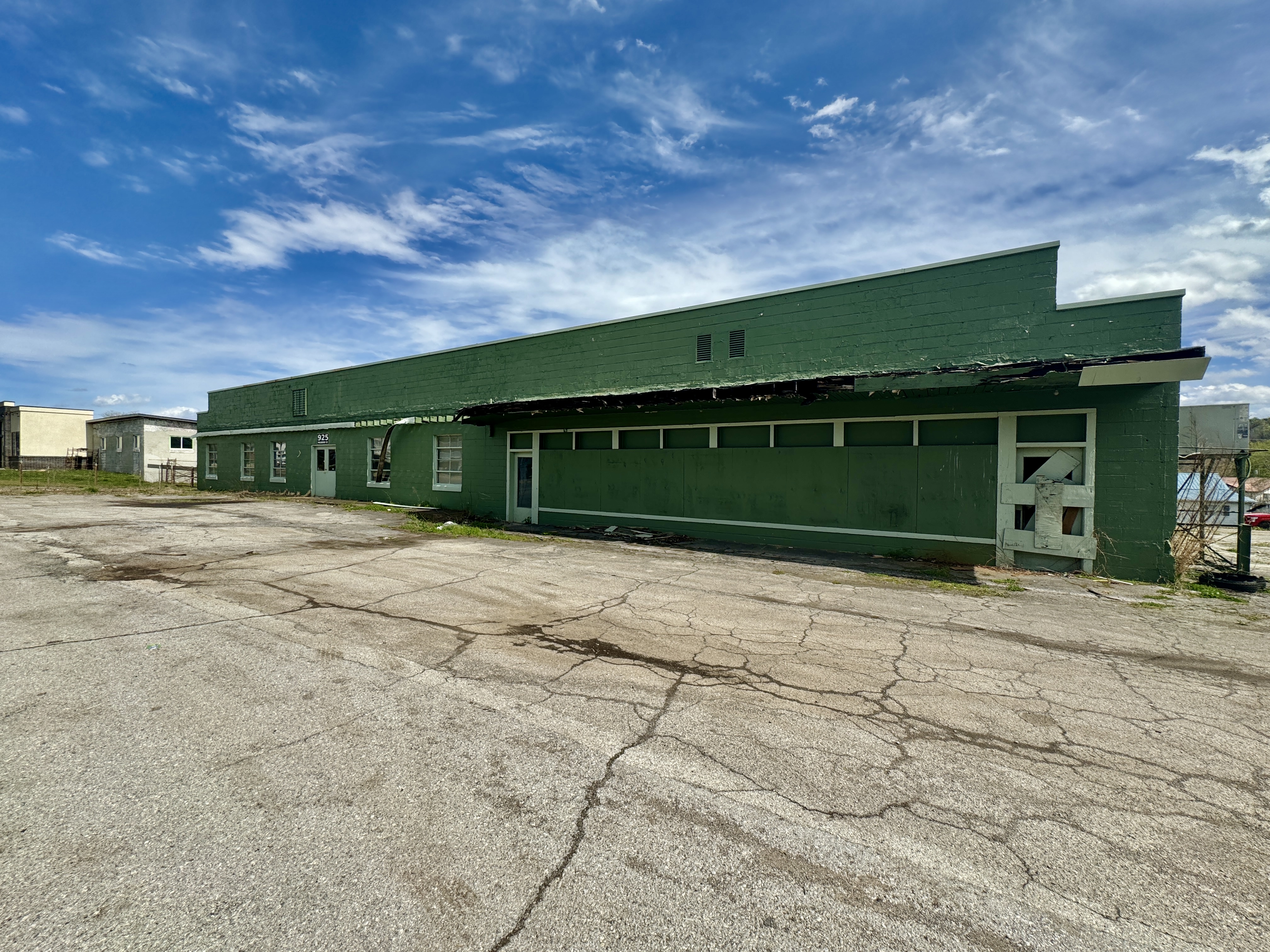 This image is by Powell Auction & Realty.