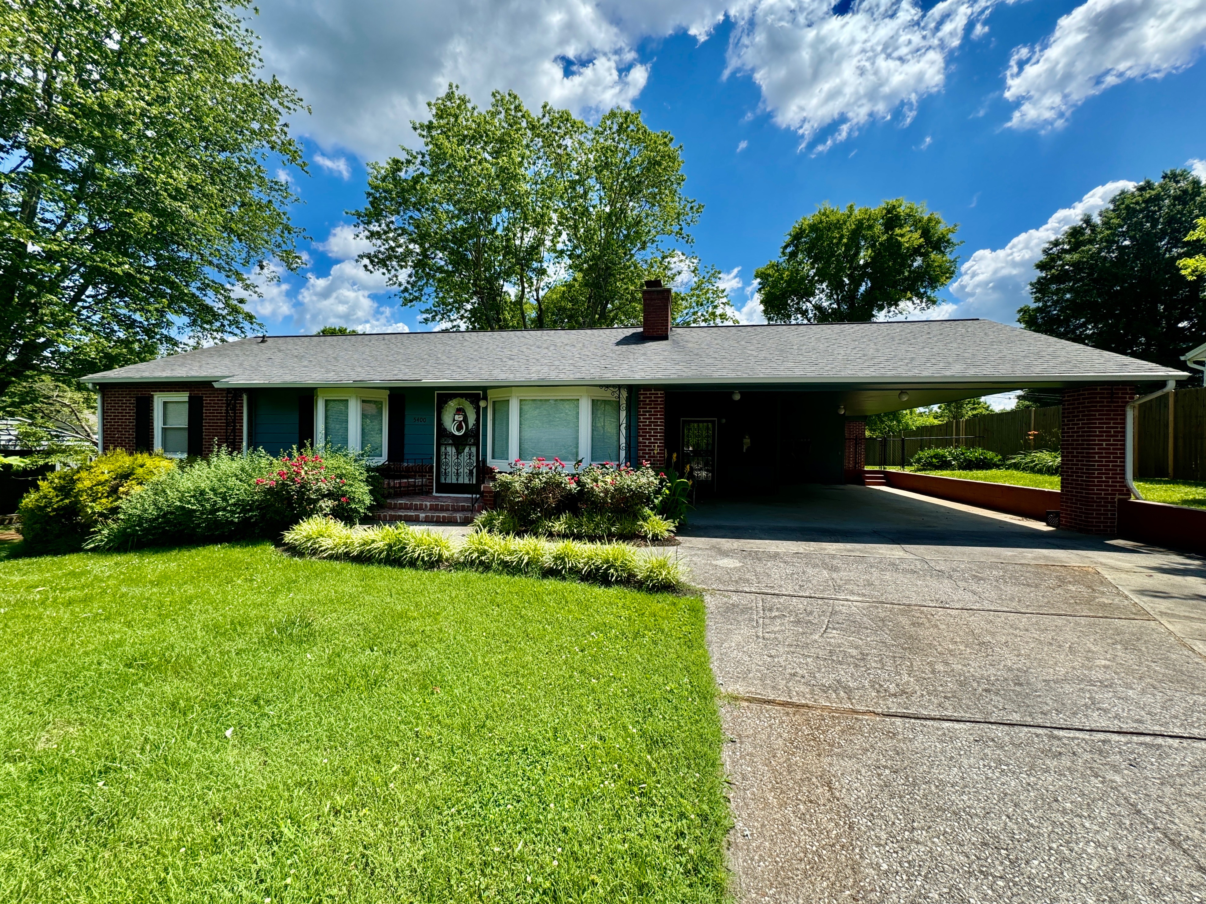 This image is by Powell Auction & Realty.